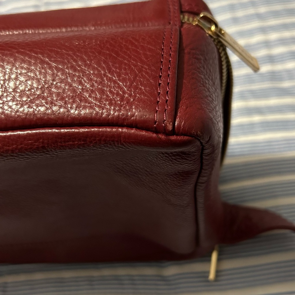 Levenger Burgundy Leather Crossbody ~ good condition! - Picture 10 of 12